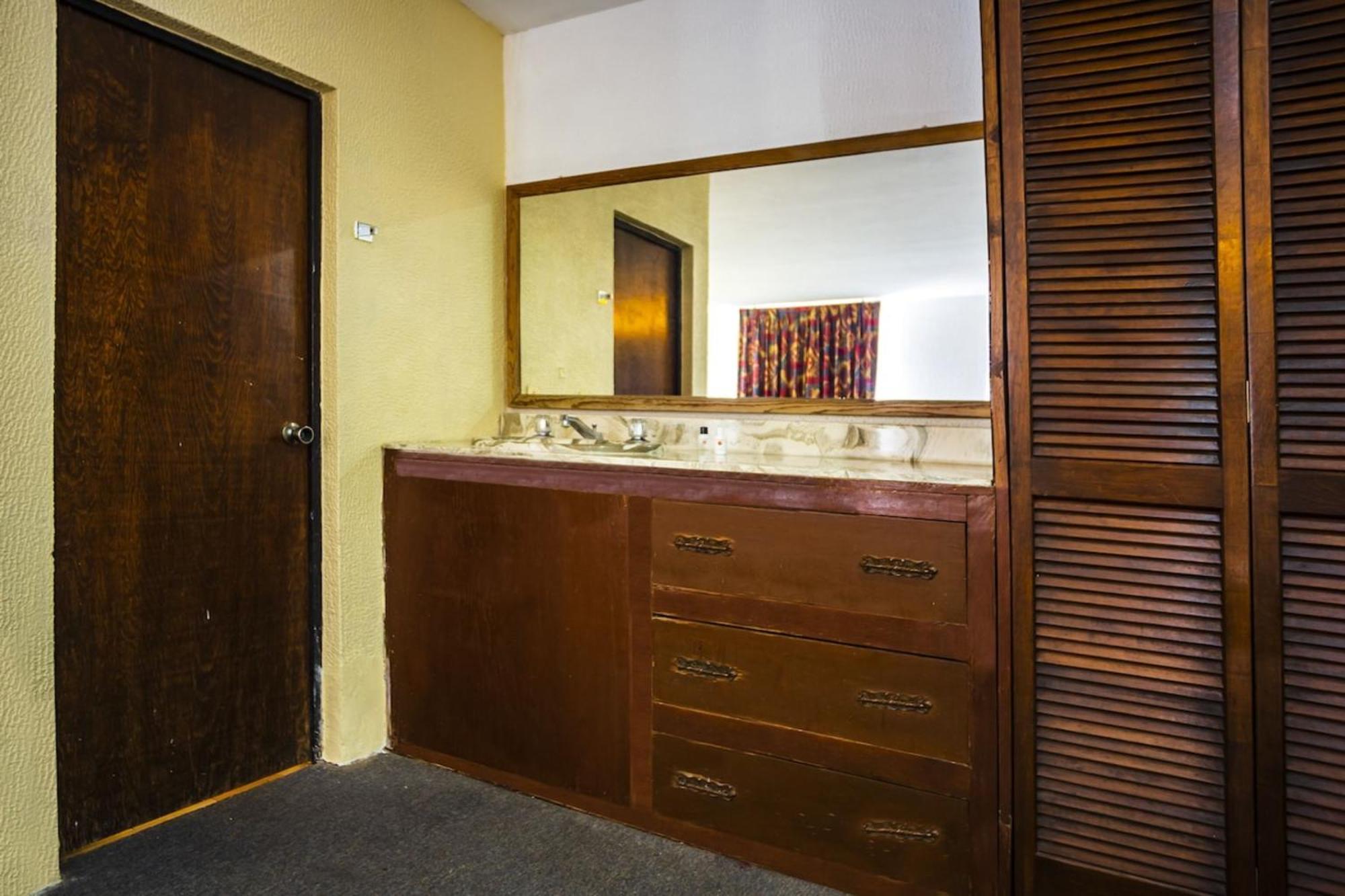 Oyo Hotel Oasis, マテワラ エクステリア 写真